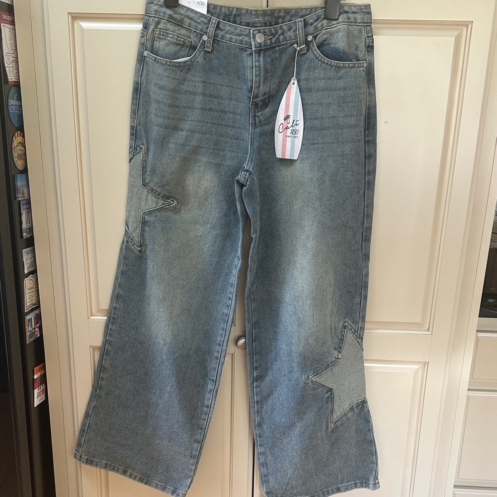 Chic Star-Embellished Wide Leg Jeans